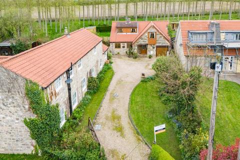 3 bedroom detached house for sale, Main Street, Sheffield S25