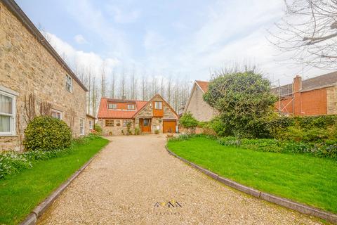 3 bedroom detached house for sale, Main Street, Sheffield S25