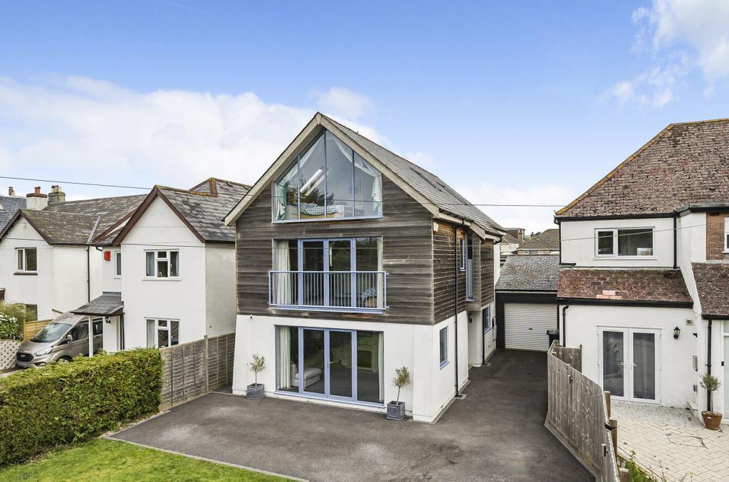 Broadway Road, Kingsteignton 5 bed detached house £600,000