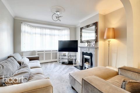 66 Gorseway, Romford, RM7 0RS