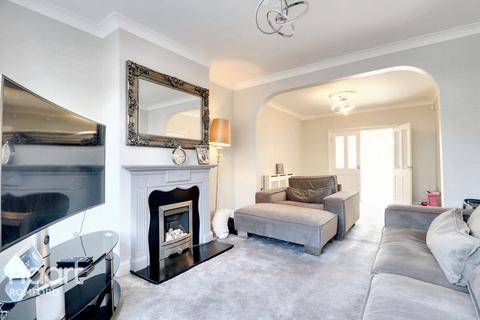 66 Gorseway, Romford, RM7 0RS