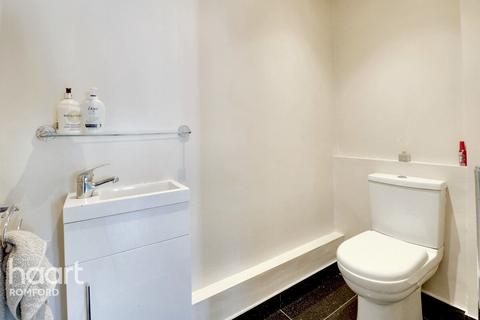 66 Gorseway, Romford, RM7 0RS