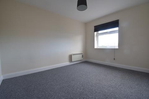 2 bedroom apartment to rent, Rayleigh Road, Leigh-on-Sea