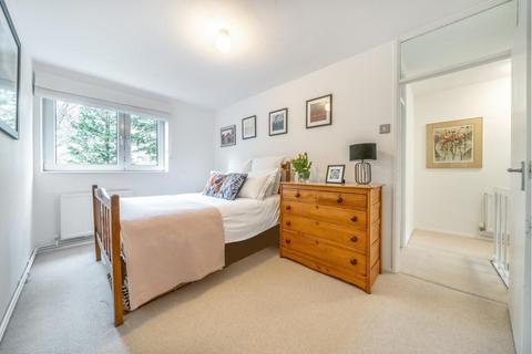 3 bedroom flat for sale, Limpsfield Avenue, Southfields