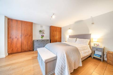 1 bedroom flat for sale, St James Terrace, Balham, London, SW12