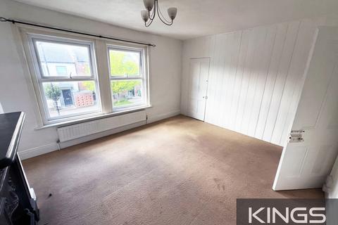 3 bedroom terraced house to rent, Victoria Road