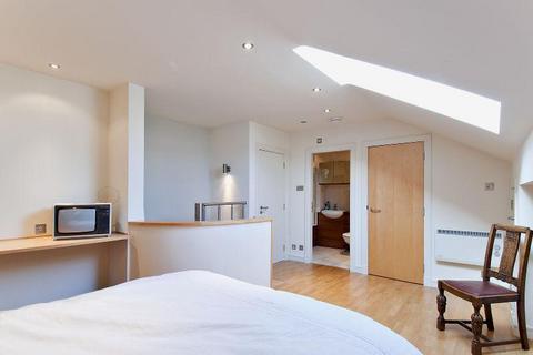 2 bedroom flat to rent, Thames Heights, 52-54 Gainsford Street, London