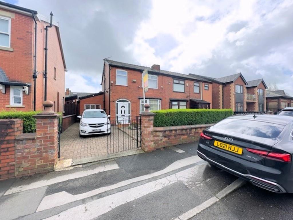 Lever Edge Lane, Great Lever, Bolton 3 bed semidetached house for sale