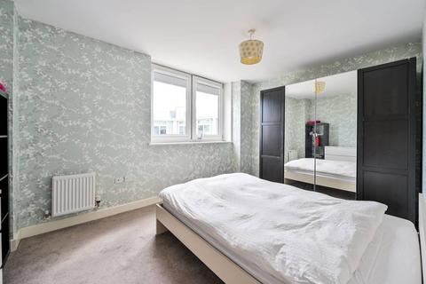 2 bedroom flat to rent, Surrey Quays Road, Canada Water, London, SE16