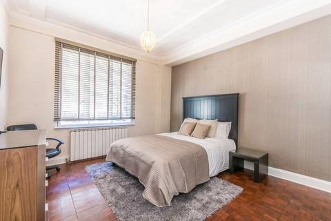 2 bedroom flat to rent, Hallam Street, Marylebone, London, W1W