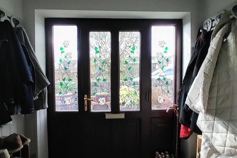 33a Back Lane, Thornton, Bradford, BD13 3QU