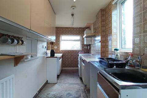 49 Fieldway, Clayton, Bradford, BD14 6RP