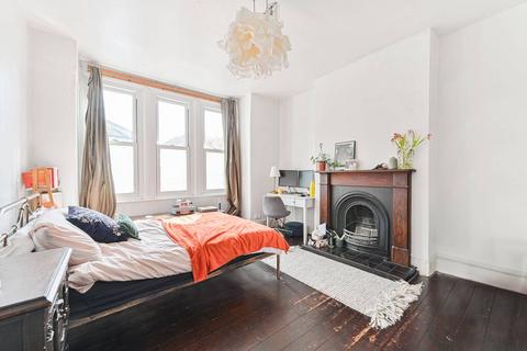 3 bedroom maisonette for sale, Valley Road, Streatham Hill, London, SW16