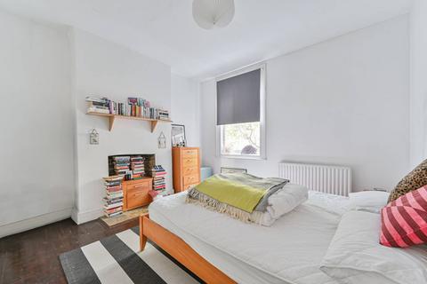 3 bedroom maisonette for sale, Valley Road, Streatham Hill, London, SW16