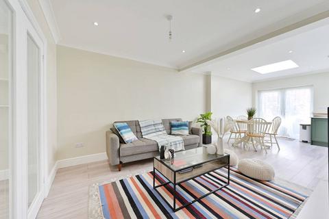 3 bedroom end of terrace house to rent, Cardinal Avenue, Morden Park, Morden, SM4