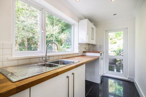 19 Kooringa, Warlingham, CR6 9JP