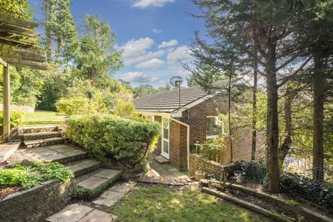 19 Kooringa, Warlingham, CR6 9JP