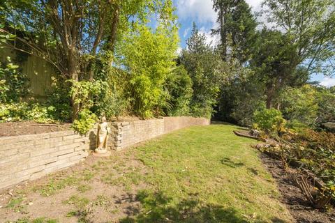 19 Kooringa, Warlingham, CR6 9JP