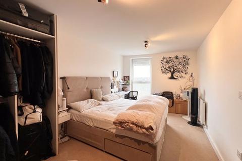 2 bedroom flat for sale, Loch Crescent, Edgware