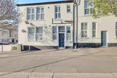 1 bedroom apartment for sale, Station Road, Westcliff-on-sea, SS0