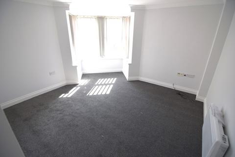 2 bedroom flat to rent, Regent Road, Blackpool