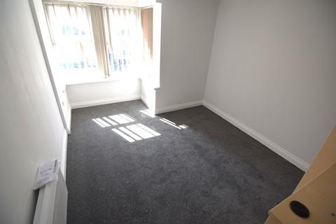 2 bedroom flat to rent, Regent Road, Blackpool