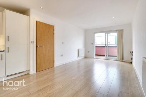 1 bedroom apartment for sale, Wideford Drive, Romford