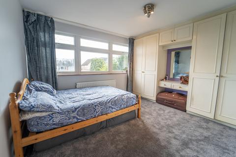 5 Turner Close, Hayes, UB4 8QF