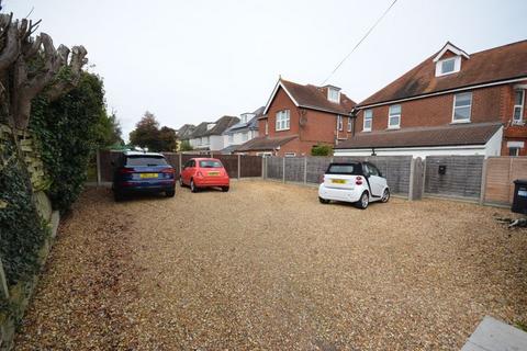Flat 4, 16 Roslin Road, Bournemouth, BH3 7JD