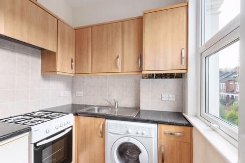 2 bedroom flat for sale, Ravenslea Road Balham SW12 8RX