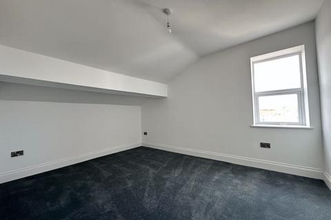3 bedroom apartment to rent, Lord Street West, Southport PR8