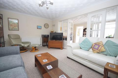 3 bedroom end of terrace house for sale, Sea Crest Road, Lee-On-The-Solent, PO13