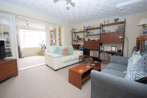 3 bedroom end of terrace house for sale, Sea Crest Road, Lee-On-The-Solent, PO13