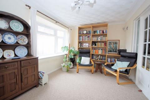 3 bedroom end of terrace house for sale, Sea Crest Road, Lee-On-The-Solent, PO13