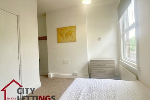 1 bedroom in a flat share to rent, Woodborough Road, Mapperley Park