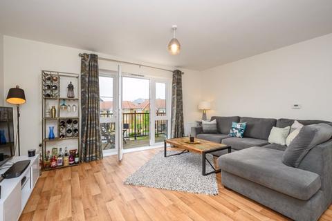 2 bedroom apartment for sale, Alderson Grove, Hersham, Walton-On-Thames.