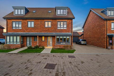 4 bedroom semi-detached house for sale, Pease Pottage, Crawley RH11