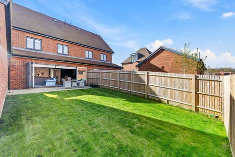 4 bedroom semi-detached house for sale, Pease Pottage, Crawley RH11