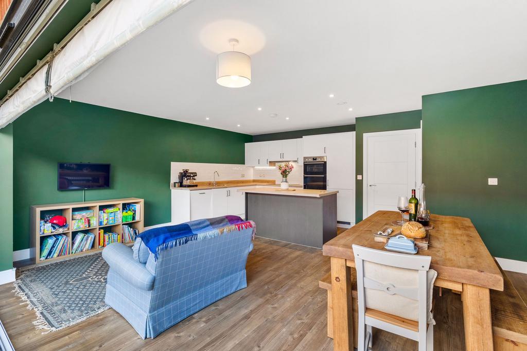 Kitchen &amp; family room