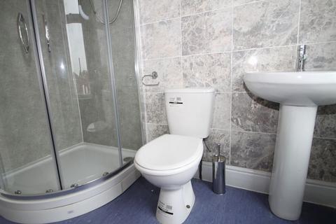 1 bedroom in a house share to rent, Room Radford Road Nottingham