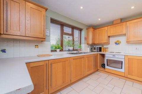 4 bedroom detached house for sale, Oakfield Close, Whitchurch