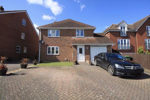4 bedroom detached house to rent, Warsash Road, Southampton SO31