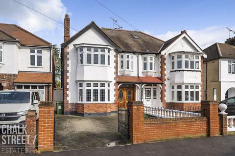 3 bedroom semi-detached house for sale, Kenilworth Gardens, Hornchurch, RM12