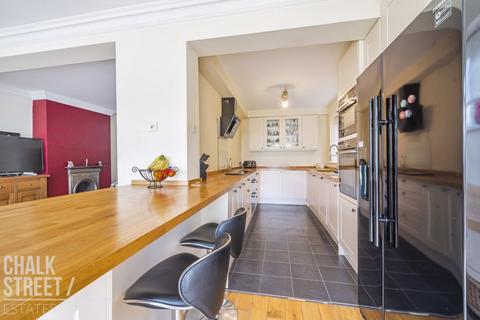 28 Kenilworth Gardens, Hornchurch, RM12 4SE