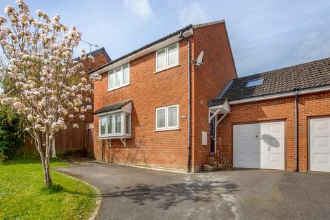 4 bedroom link detached house for sale, Windrush Court, High Wycombe, HP13 7UL