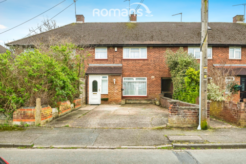 3 bedroom terraced house to rent, Phipps road, Slough
