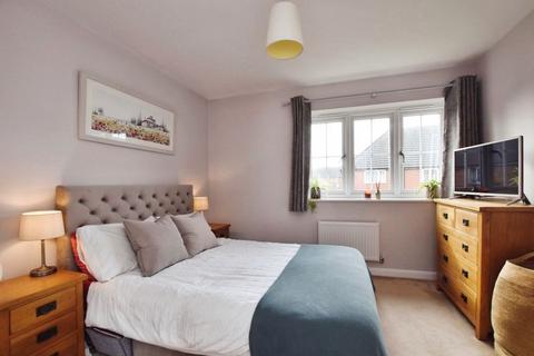 16 Howes Crescent, Bishopdown, Salisbury, SP1 3FU