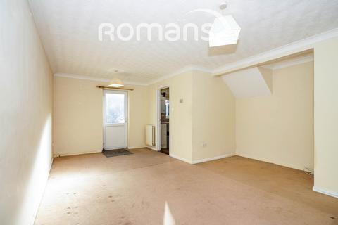 3 bedroom detached house to rent, Cornflower Road, Haydon Wick, Swindon