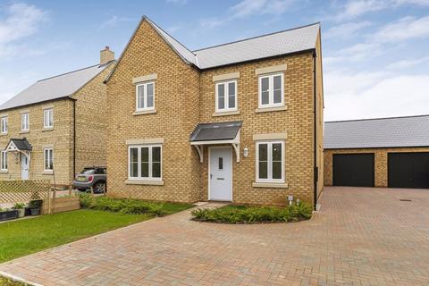 4 bedroom detached house for sale, Selby Drive, Bicester OX26