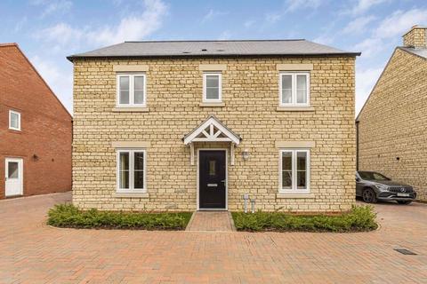 4 bedroom detached house for sale, Morpeth Close, Bicester OX26